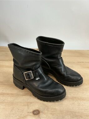 Vibram Black Leather Men’s Heeled Buckle Boots Size 6.5